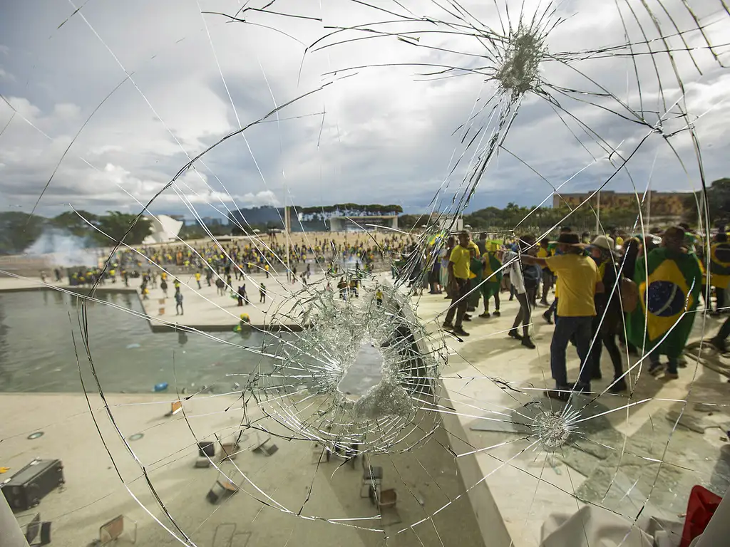ATOS GOLPISTAS DE 8 DE JANEIRO DE 2023