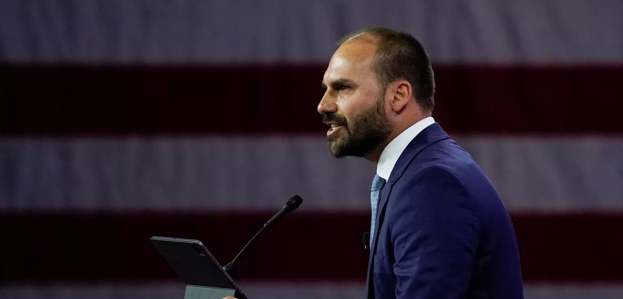 PSOL protocola pedido de cassação de Eduardo Bolsonaro por traição à soberania