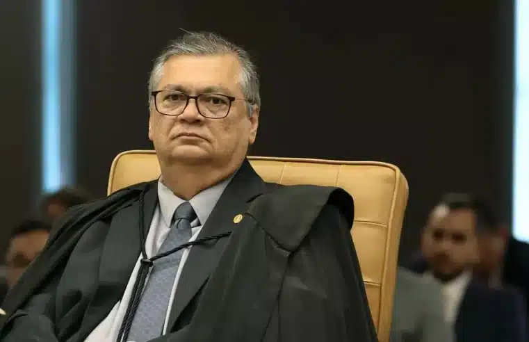Dino abre inquérito contra Bolsonaro, filhos e aliados por suspeitas da CPI da Covid