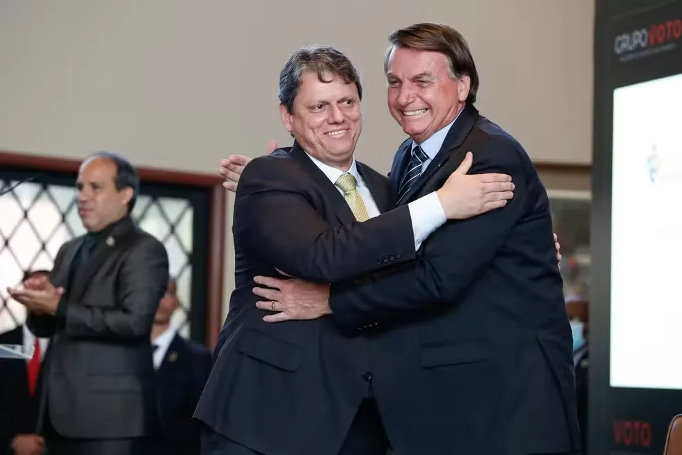 Tarcísio tentou intervir no STF para liberar Bolsonaro e negociar com Trump