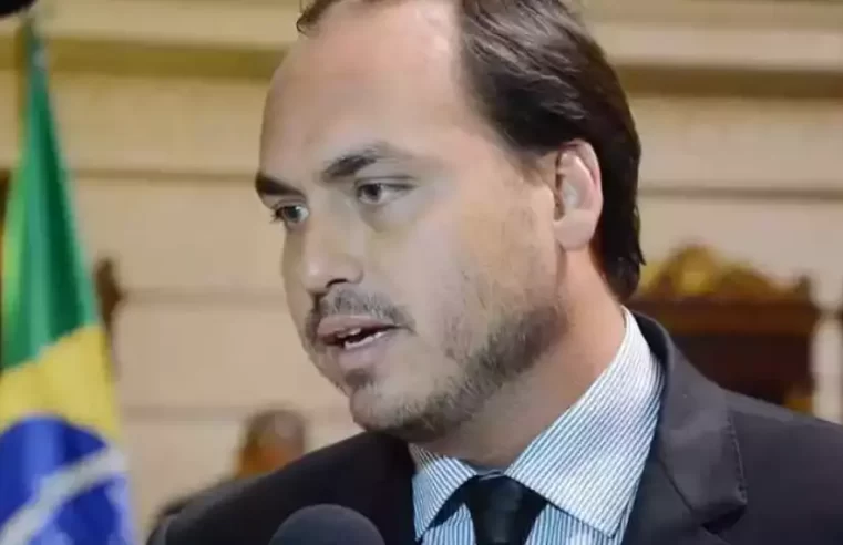 Jair Bolsonaro mira Carlos no Senado de SC: blindagem política e ataque à democracia