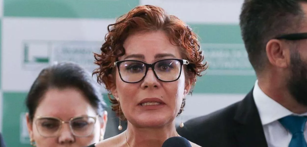Zambelli desaba e bate a cabeça após greve de fome na Itália
