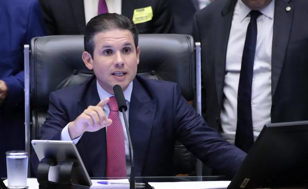 PEC da Blindagem: Hugo Motta propõe ampliar impunidade parlamentar — veja os pontos mais absurdos
