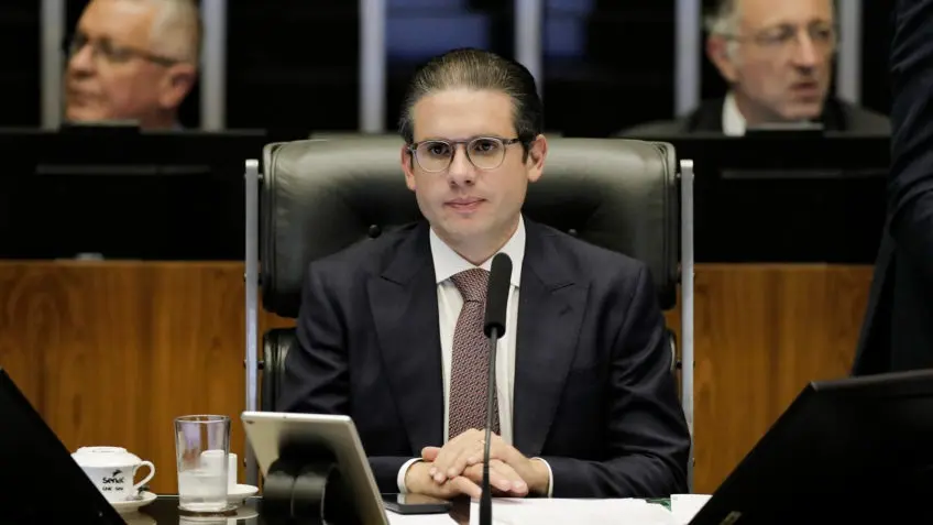 Câmara derruba aumento do IOF e aplica derrota ao governo na votação-relâmpago