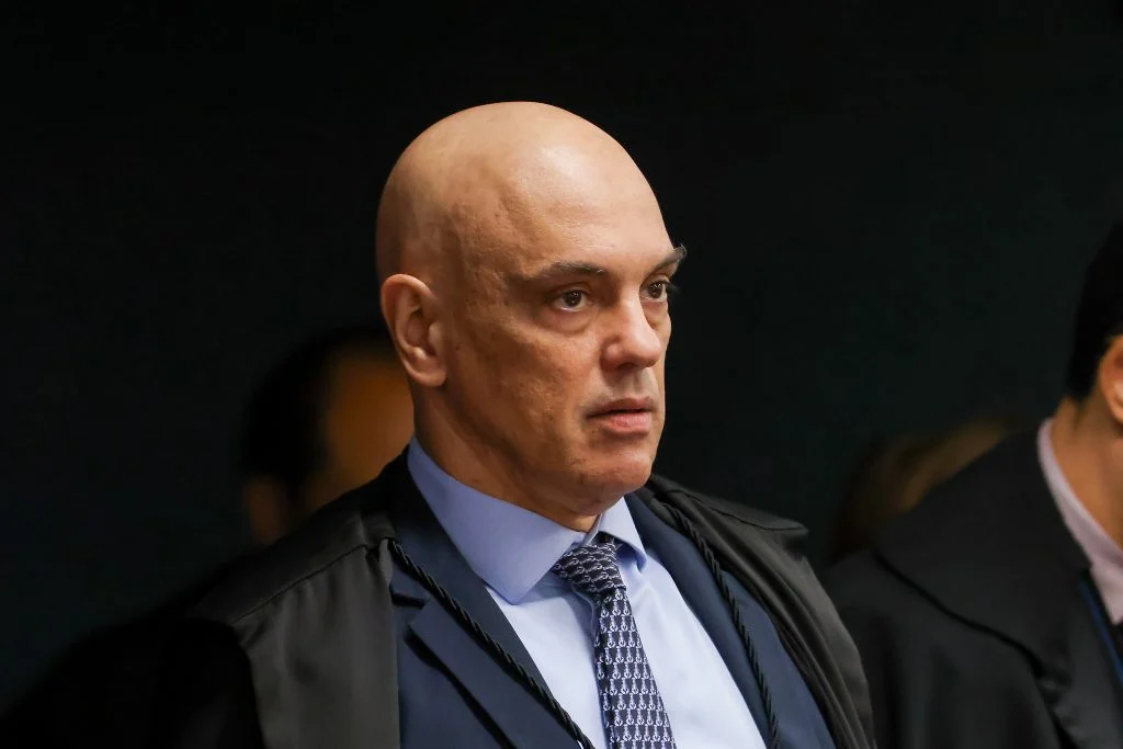 Justiça dos EUA emite nova citação contra Moraes por ação da Trump Media e Rumble