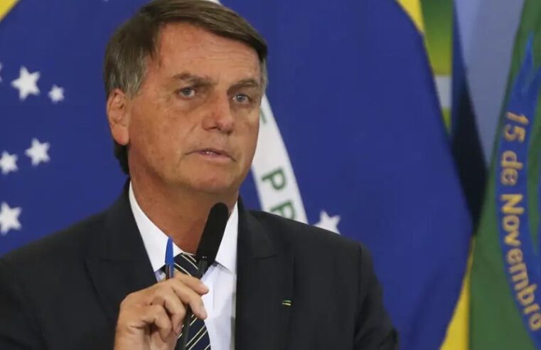 Flávio Bolsonaro diz que pai teme ser morto na prisão: “já tentaram matá-lo”