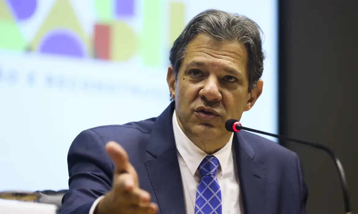 Brasil não abandona negociação com EUA, afirma Haddad