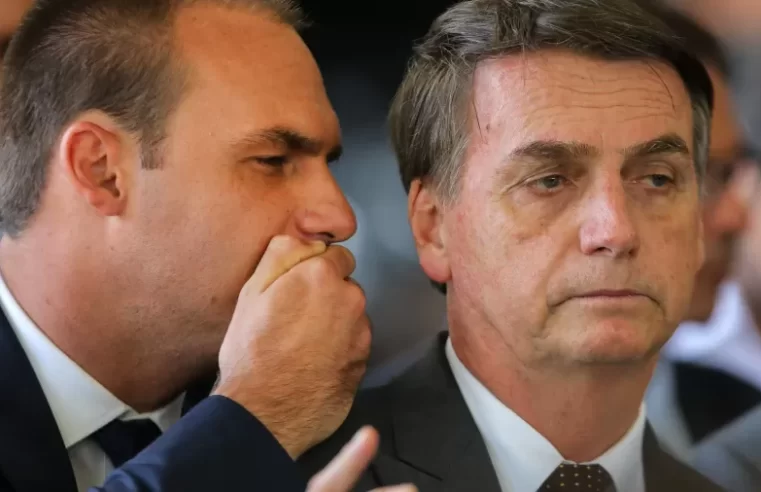 Eduardo Bolsonaro mente que vai assistir julgamento do pai na Casa Branca