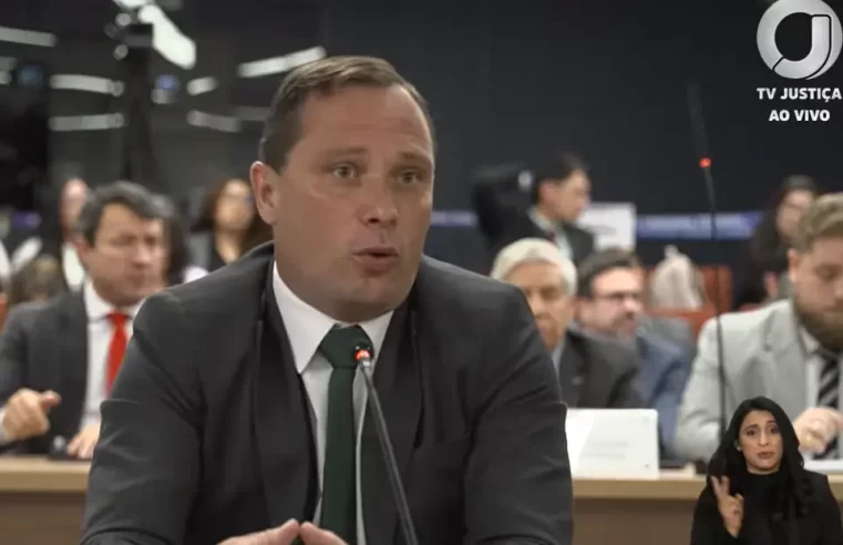 Mauro Cid afirma que Bolsonaro leu, editou e “enxugou” minuta do golpe no STF