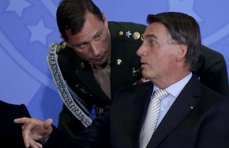 Bolsonaro ordenou distribuição de medicamento proibido durante a pandemia, revela PF