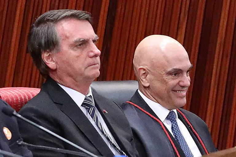 Ex-assessor confirma ordem de Bolsonaro para monitorar Alexandre de Moraes, mas nega vínculo com plano de assassinato