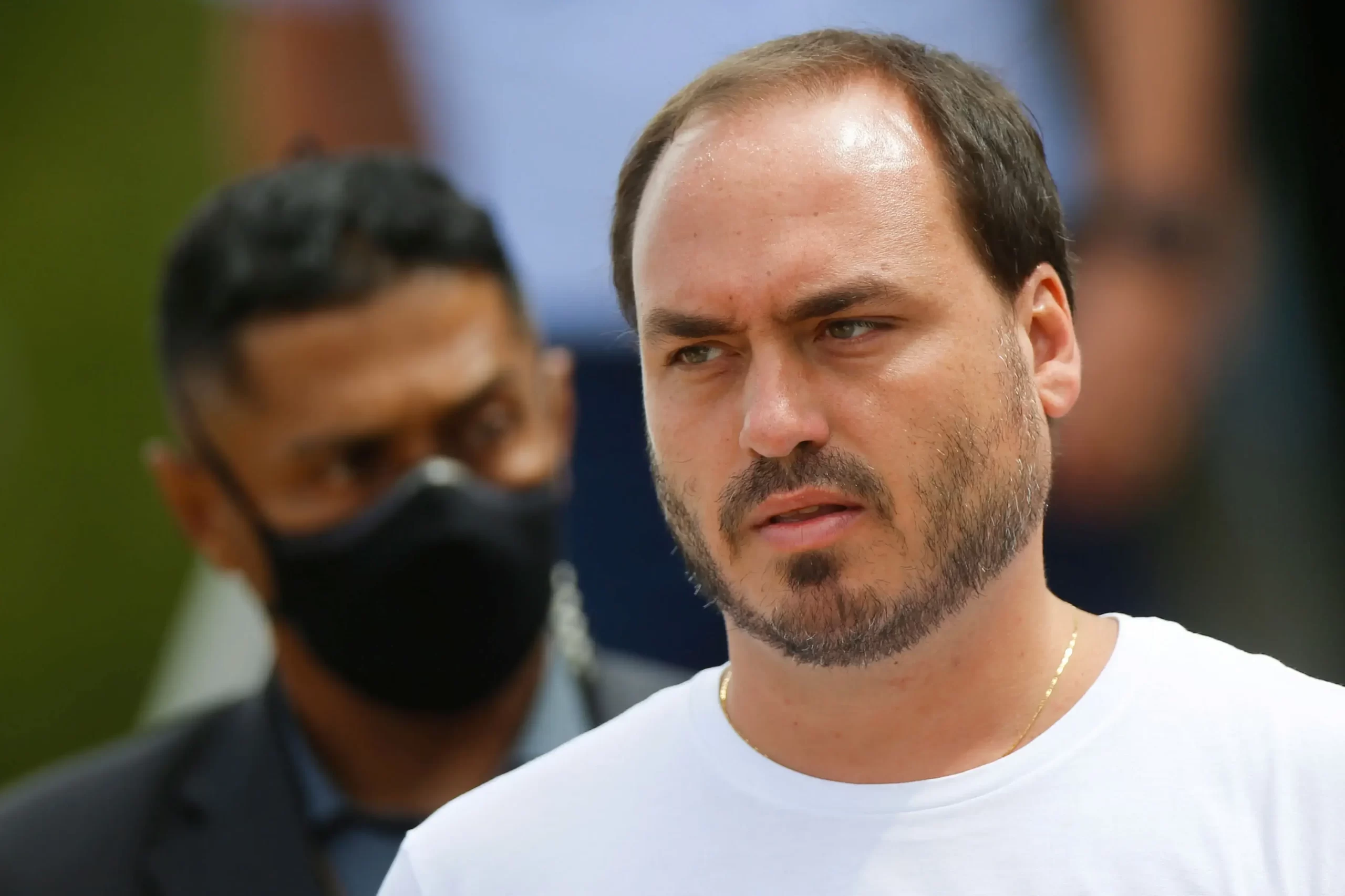 Carlos Bolsonaro diz que Moraes está decidido a matar Bolsonaro: acusação histérica vira teatro vassalocrata
