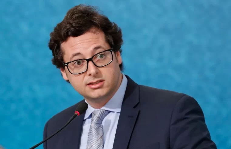 Ex-chefe da Secom Wajngarten grava ligação com esposa de Mauro Cid e reforça investigação da PF