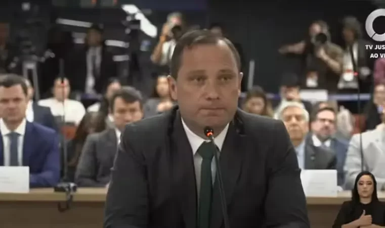 Cid confirma participação de Bolsonaro em reuniões golpistas no STF