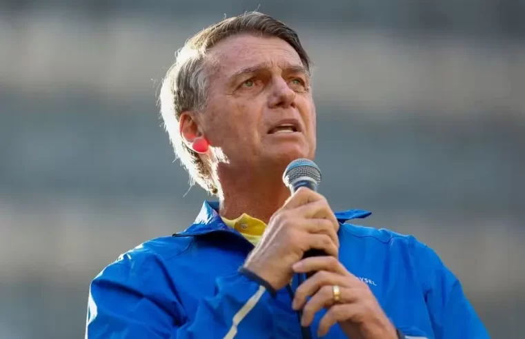 Bolsonaro Admite Possível Prisão de Eduardo se Filho Retornar ao Brasil