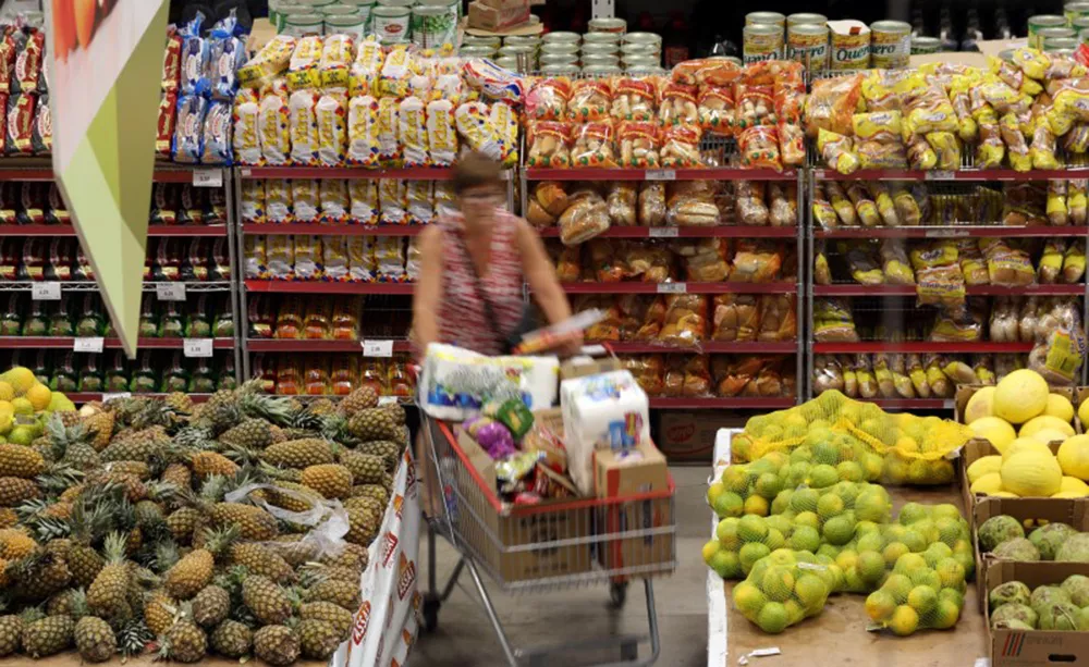 Preços dos alimentos caem no Brasil após 9 meses de alta