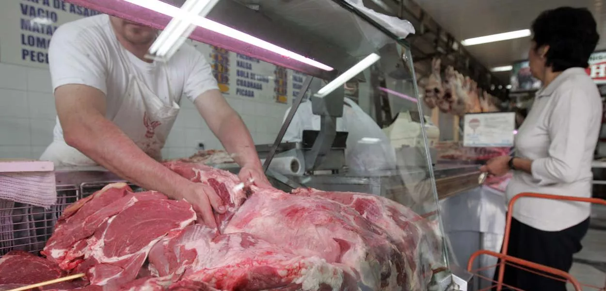 Exportação de carne brasileira para os EUA despenca até 80% após tarifaço de Trump