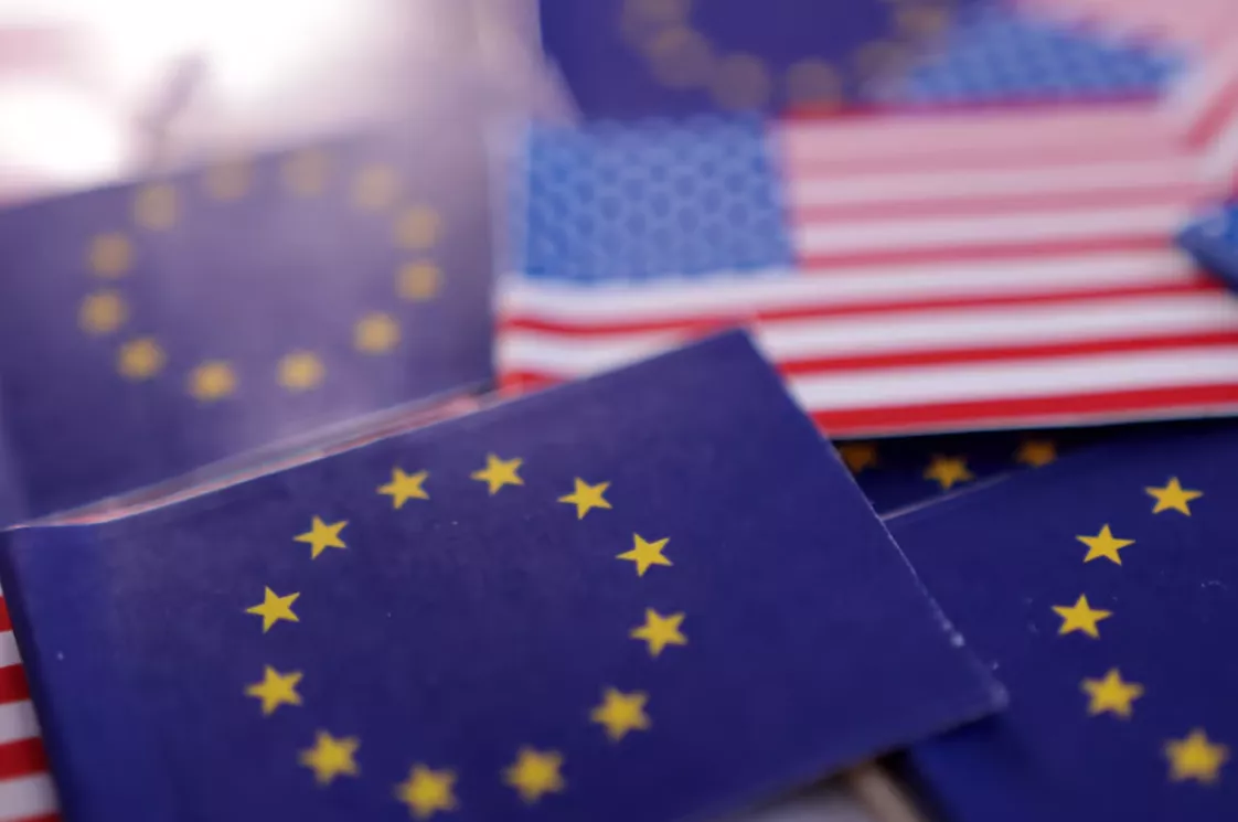 UE considera ‘muito longo’ prazo de 50 dias de Trump à Rússia