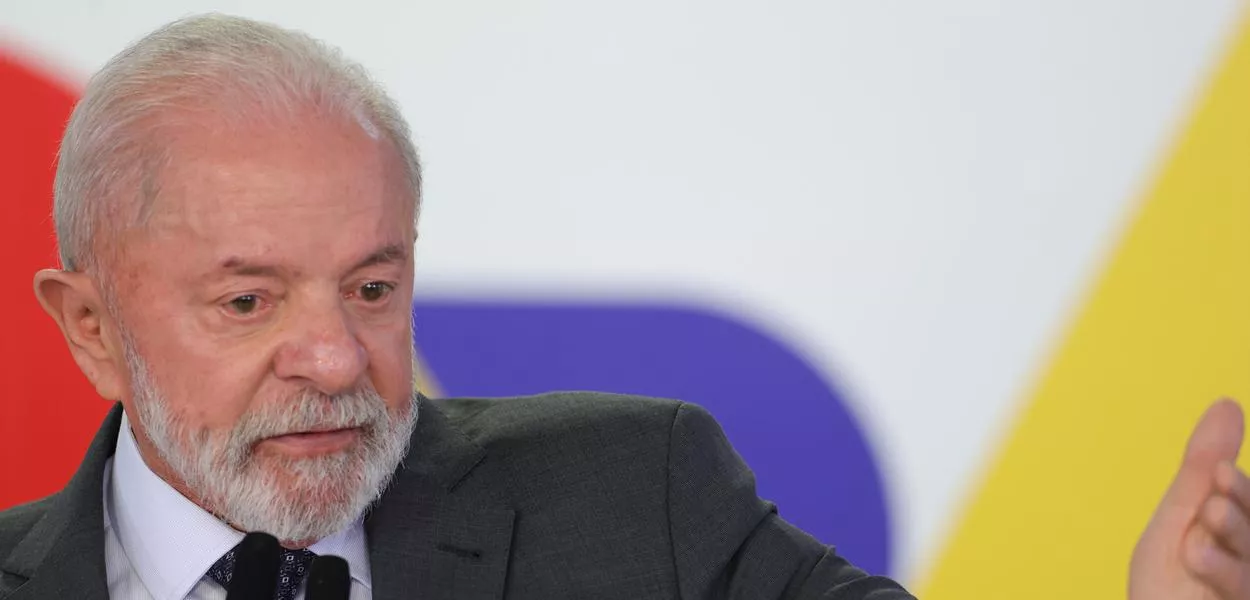 Lula ironiza pedidos de anistia e acusa “quem é frouxo” de fazer bobagem