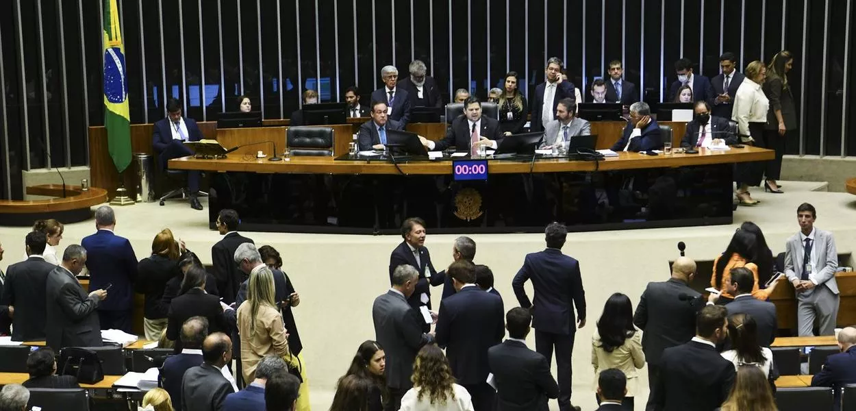 Governo libera R$ 2,5 bilhões em emendas em meio à crise com o Congresso