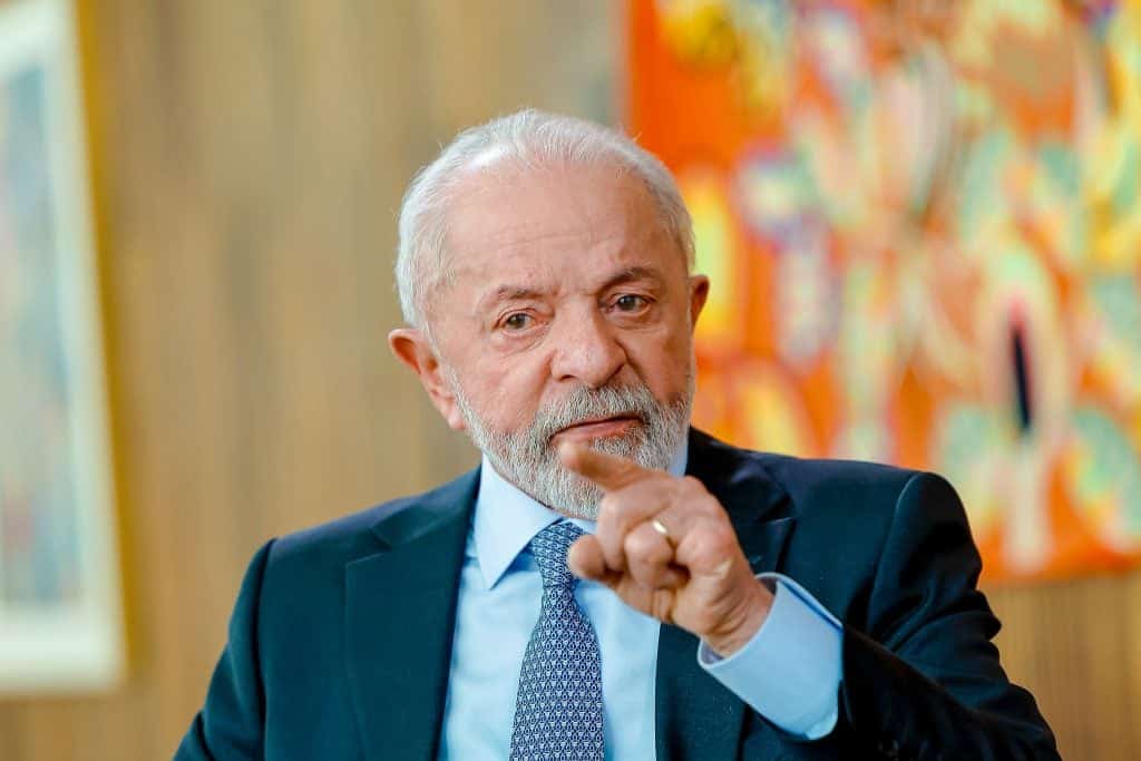 Lula cobra respeito de Trump e afirma que Brasil não negociará como “país pequeno”
