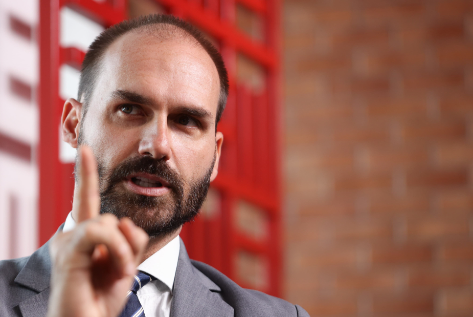 Eduardo espera que Trump pare Moraes: “Alguém tem que fazer isso”