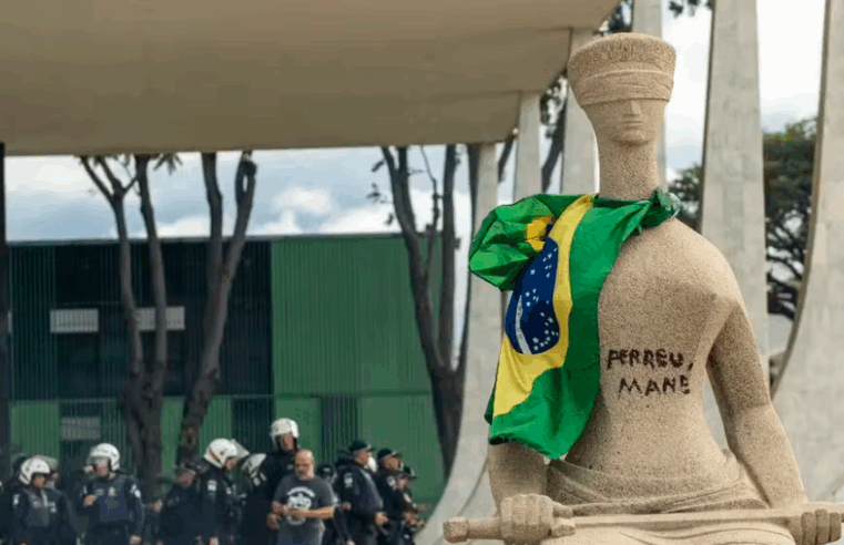 Moraes revoga prisão domiciliar de idosas condenadas por atos de 8 de janeiro após quase mil violações