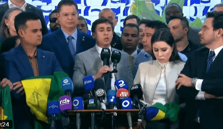 Nikolas Ferreira explode contra jornalistas: “idiotas”
