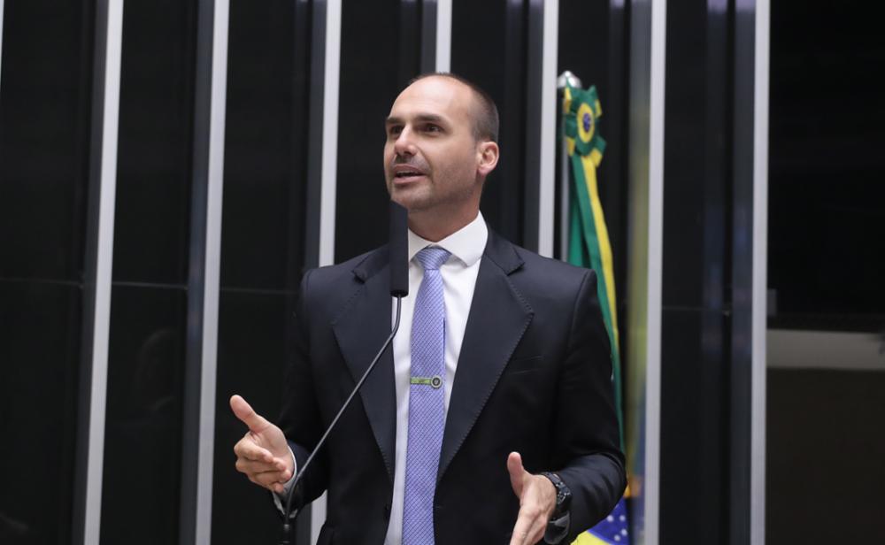 Eduardo Bolsonaro é visto como “incontrolável” e irrita agro e Centrão por postura nos EUA