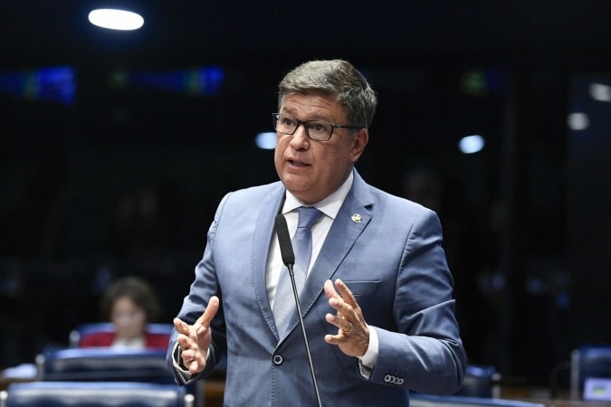 Senador diz nos EUA que Bolsonaro é desculpa para tarifas; Brics é o que preocupa Trump