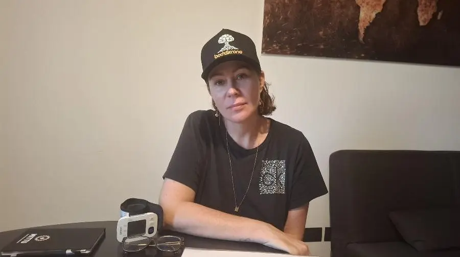 Carla Zambelli denuncia condições precárias na prisão na Itália e relata três desmaios em uma semana