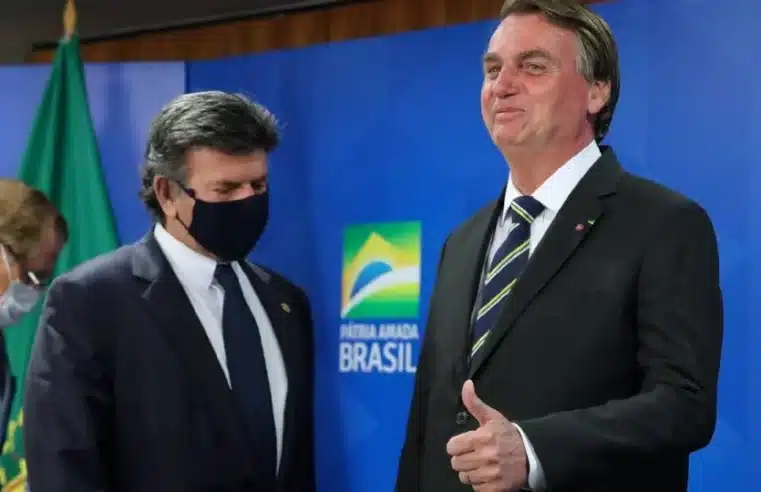 Bolsonaro mandou mensagens a Fux dois dias antes da operação da PF