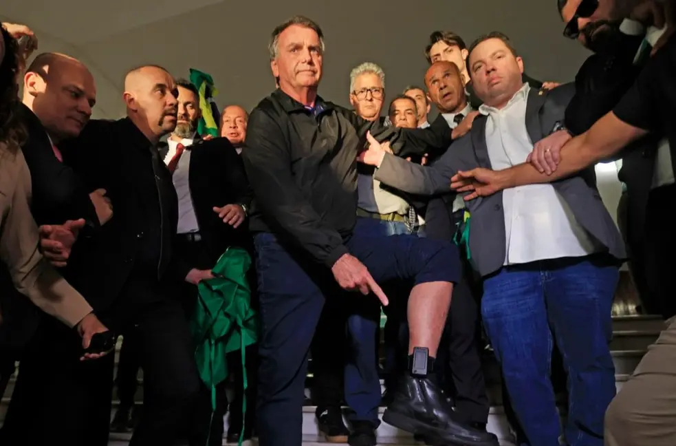 Bolsonaro se defende e nega descumprimento de medida cautelar imposta por Moraes