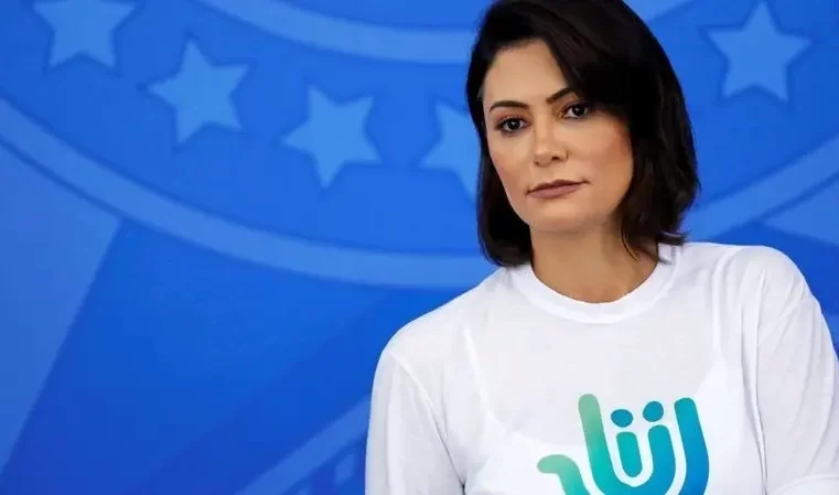 Michelle Bolsonaro instrumentaliza religião para fortalecer narrativa bolsonarista