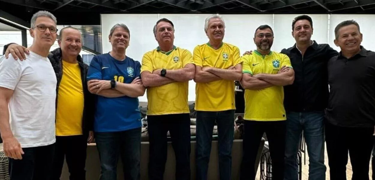 Carlos e Eduardo Bolsonaro atacam governadores da direita como “ratos” e “oportunistas” – direita corroída