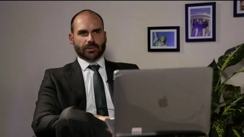 O deputado Eduardo Bolsonaro (PL-SP) durante entrevista à BBC News em Washington (EUA). Foto: Reprodução