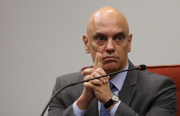 Moraes exige em 24h relatório completo das vistorias em veículos na casa de Bolsonaro após condenação
