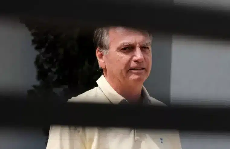 Defesa de Bolsonaro pede ao STF revogação da prisão domiciliar e de medidas cautelares