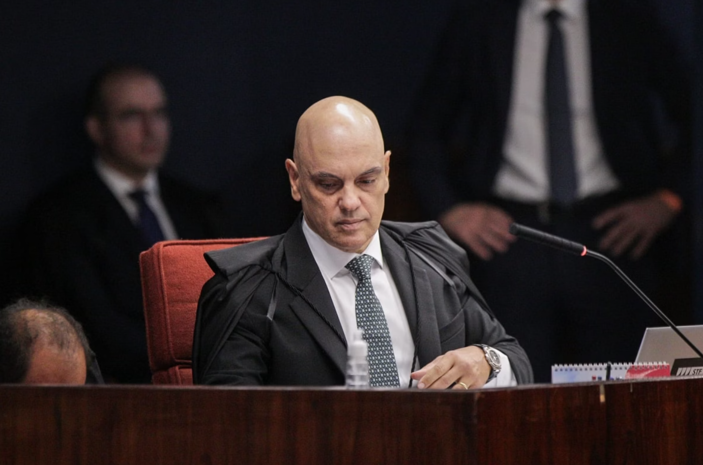 Embaixada dos EUA acusa Moraes de minar Estado de Direito e agravar crise diplomática com o Brasil