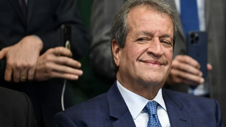 Valdemar Costa Neto diz que Eduardo “vai ajudar a matar o pai” se insistir em candidatura contra Jair Bolsonaro