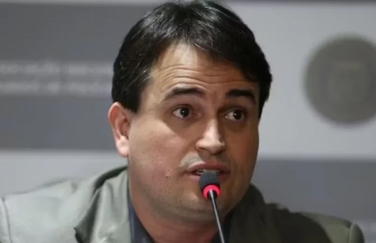 Ex-superintendente da PF que investigou facada em Bolsonaro é preso por suspeita de corrupção ligada à mineração