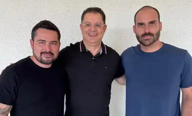 Eduardo Bolsonaro pressiona PL em Miami por anistia ampla e desobedece recuo de Jair