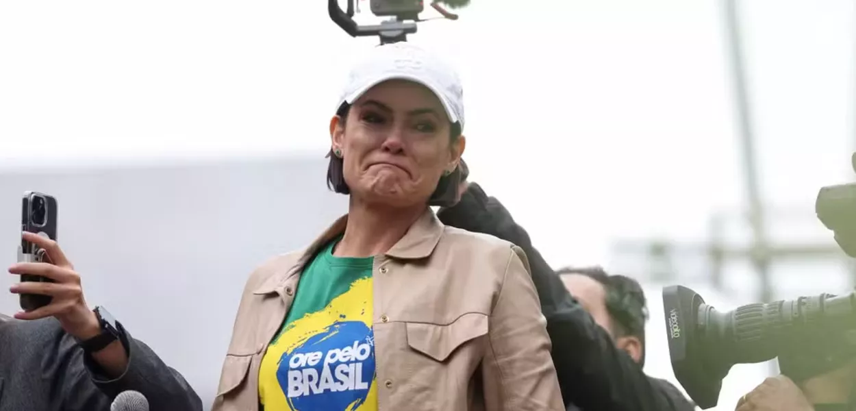 Bolsonaro já cogita lançar candidatura de Michelle caso Tarcísio desista do Planalto em 2026