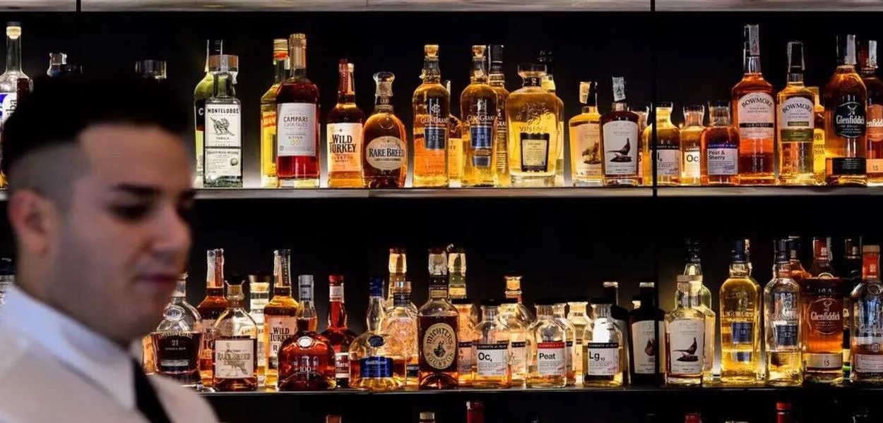 Governo oferece tecnologia para estados rastrearem “DNA do metanol” em bebidas adulteradas