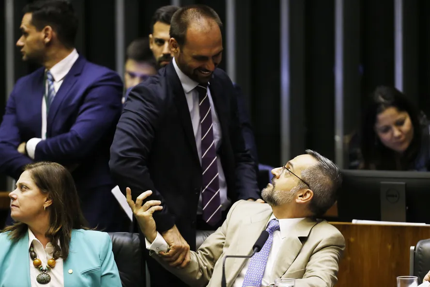 Weintraub chama Eduardo de “desesperado” e “desqualificado” após condenação de Bolsonaro