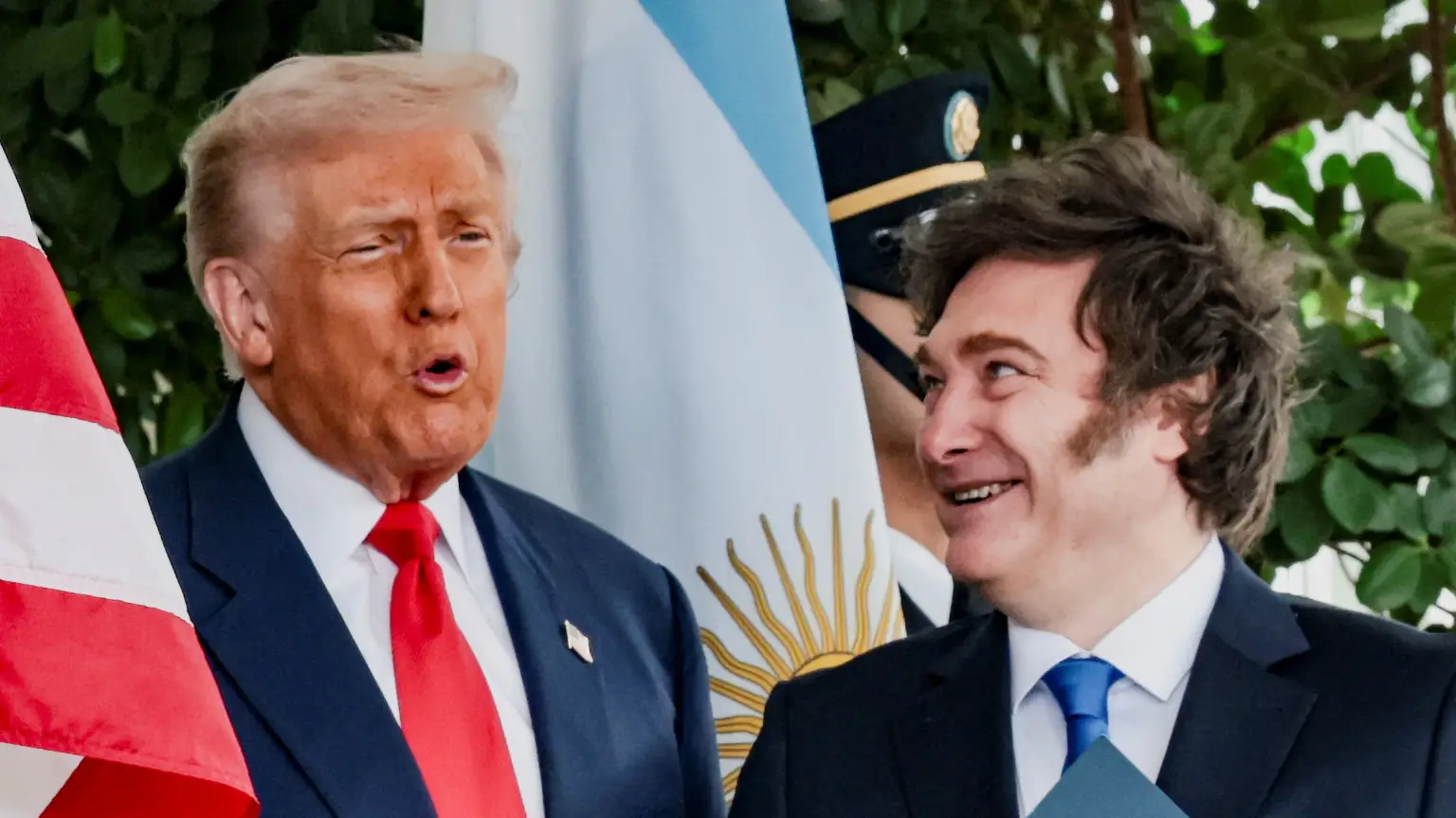 Com Milei ao lado, Trump reafirma ter tido “ótima conversa” com Lula e esboça reaproximação diplomática