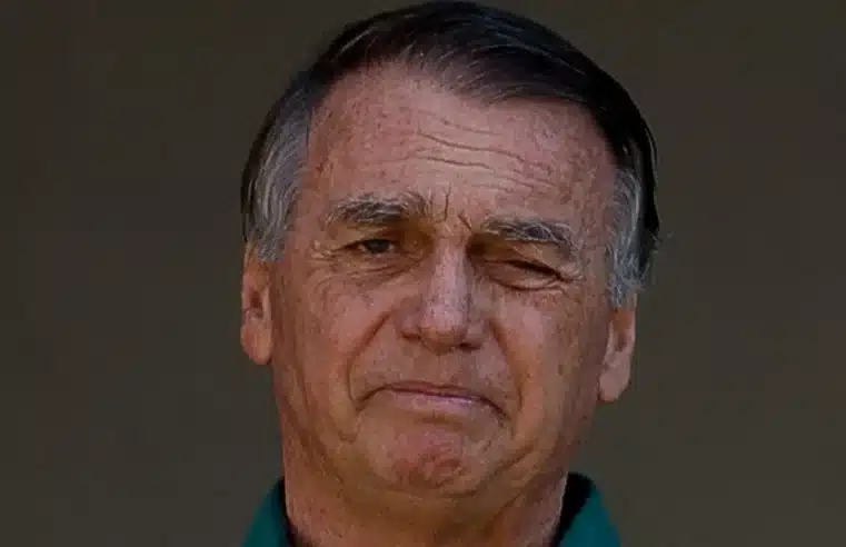 Bolsonaro supera soluços, mas chora apavorado com prisão