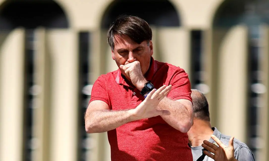 Bolsonaro sofre nova crise e Moraes libera visita médica domiciliar