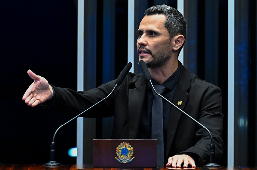 Cleitinho perde prestígio e Jair Bolsonaro distancia-se após retratação